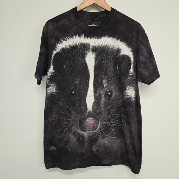The Mountain Other - The Mountain Skunk Graphic T-Shirt Mens Medium Black Tie Dye Animal Nature Tee